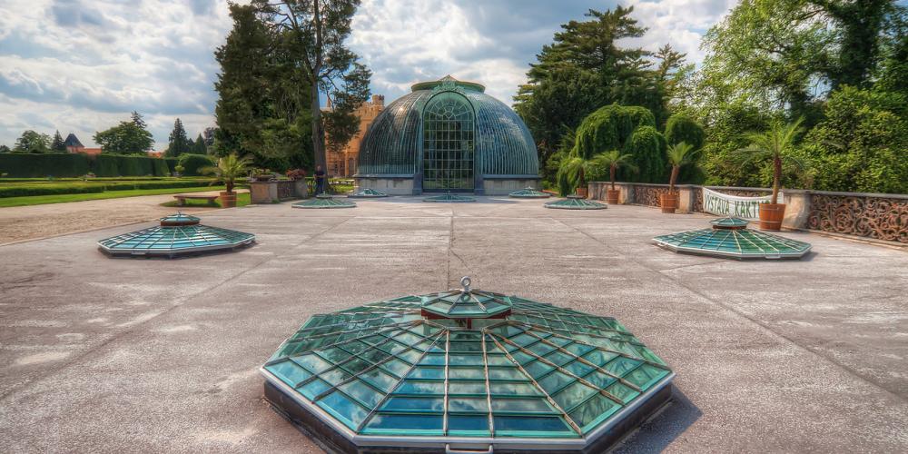 The greenhouse covers 52,000 pieces of fish-shaped glass tiles. – © Archive of Lednice Castle The greenhouse covers 52,000 pieces of fish-shaped glass tiles. – © Archive of Lednice Castle