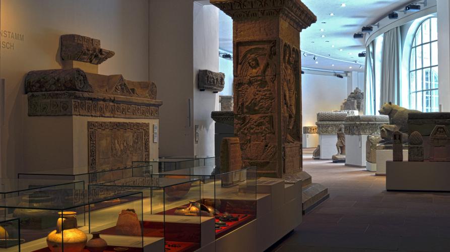 特里尔莱茵州立博物馆是德国最重要的考古博物馆之一，藏品的时间跨度包括史前时期、罗马时代、中世纪和巴洛克时期 – © Thomas Zühmer