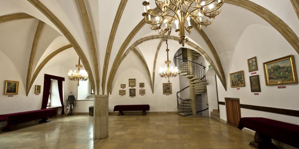 The Gothic Hall, formerly the Magistrate's Chamber, was established in the second half of the 14th century. Currently, meetings, conferences, lectures, concerts, and educational events for children and adults are held here. – © Artur Grzybowski The Gothic Hall, formerly the Magistrate's Chamber, was established in the second half of the 14th century. Currently, meetings, conferences, lectures, concerts, and educational events for children and adults are held here. – © Artur Grzybowski