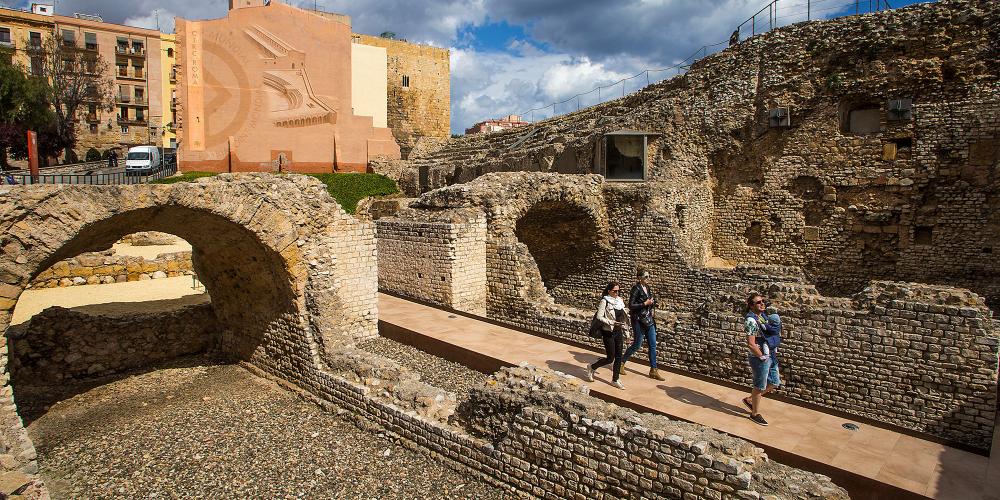 The circus was made up of a succession of some arches, where spectators could enter. – © Manel Antoli RV Edipress / Tarragona Tourist Board The circus was made up of a succession of some arches, where spectators could enter. – © Manel Antoli RV Edipress / Tarragona Tourist Board