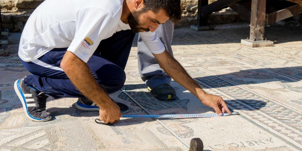 A plan of each mosaic is drawn up before conservation work begins. – © Michael Turtle A plan of each mosaic is drawn up before conservation work begins. – © Michael Turtle