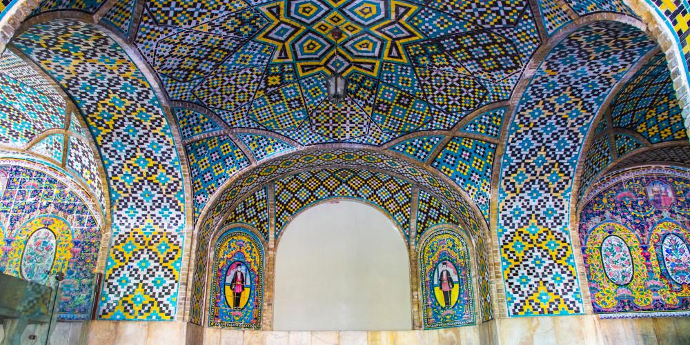 Mosaic tiles used for internal decoration, Golestan palace – © Whatafoto / Shutterstock