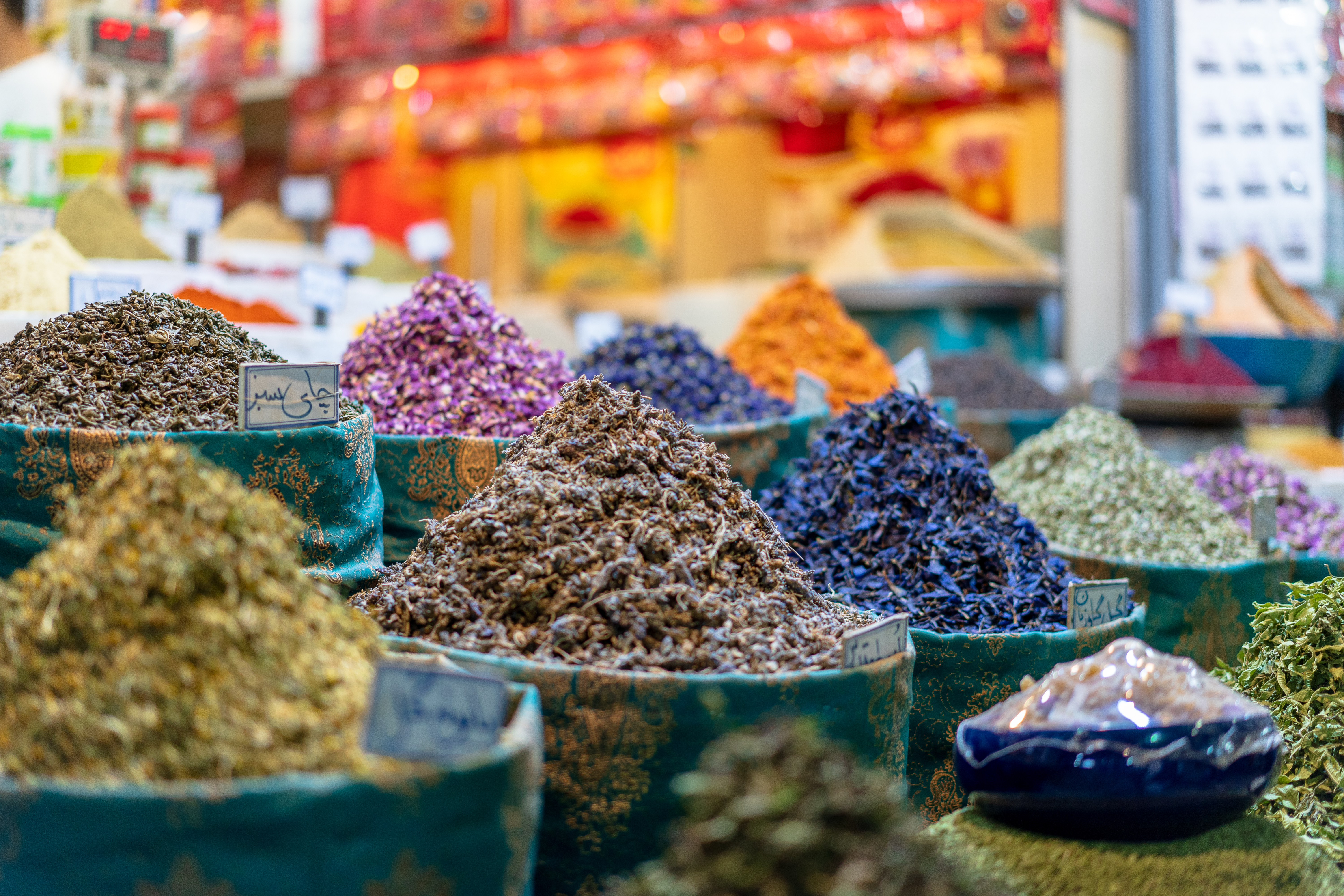 A wide variety of spices can be purchased at the Grand Bazaar – © Mat Deo / Shutterstock