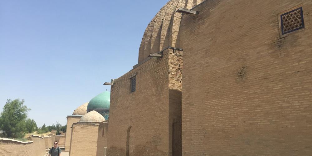 Exterior of a mosque in Teshkent, Uzbekistan – Credit: Jennifer Lundt