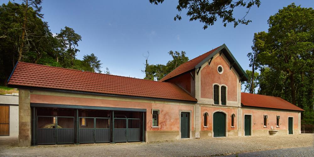 The Stables of Pena Farm, a building intended for agricultural activities, includes stalls and a barn for storing fodder and agricultural implements. – © PSML / Angelo Hornak The Stables of Pena Farm, a building intended for agricultural activities, includes stalls and a barn for storing fodder and agricultural implements. – © PSML / Angelo Hornak