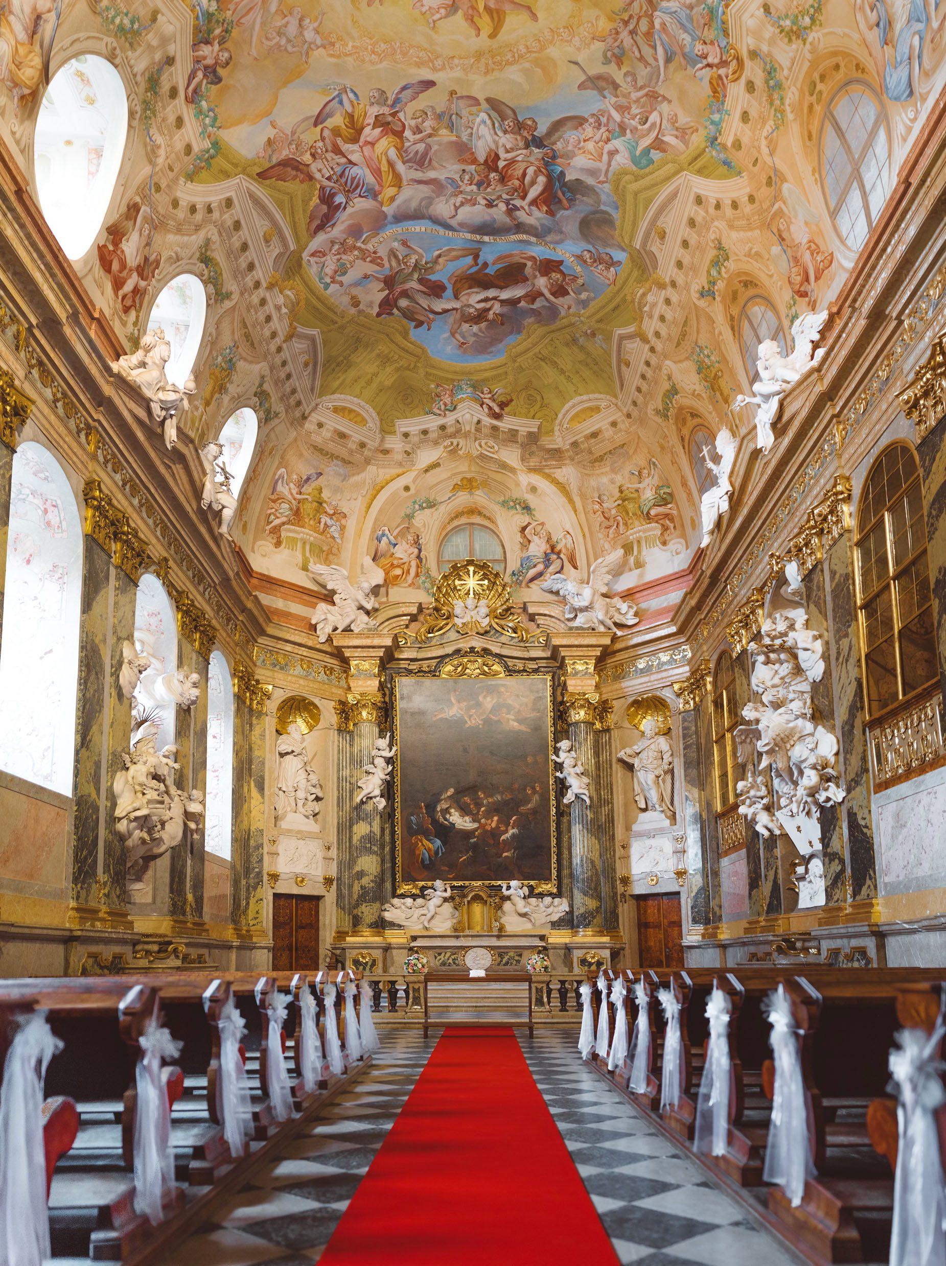 Valtice's unique, exquisitely decorated and well-preserved Baroque chapel from 1730 provides a splendid space for wedding ceremonies, both civil and religious. – © Jiří Wasserbauer