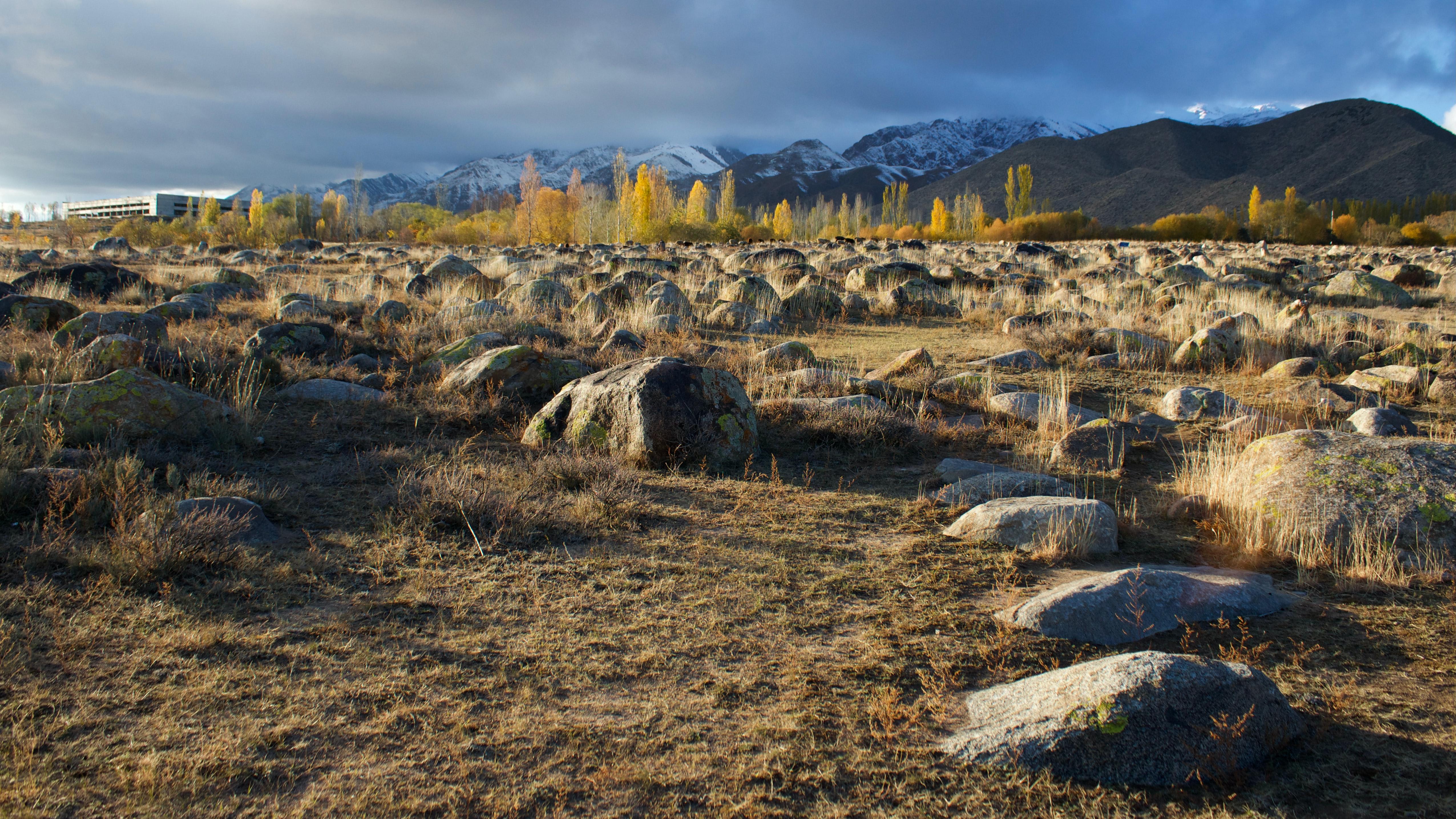 Landscape of Issyk Region. © Samuel Heard / Unsplash