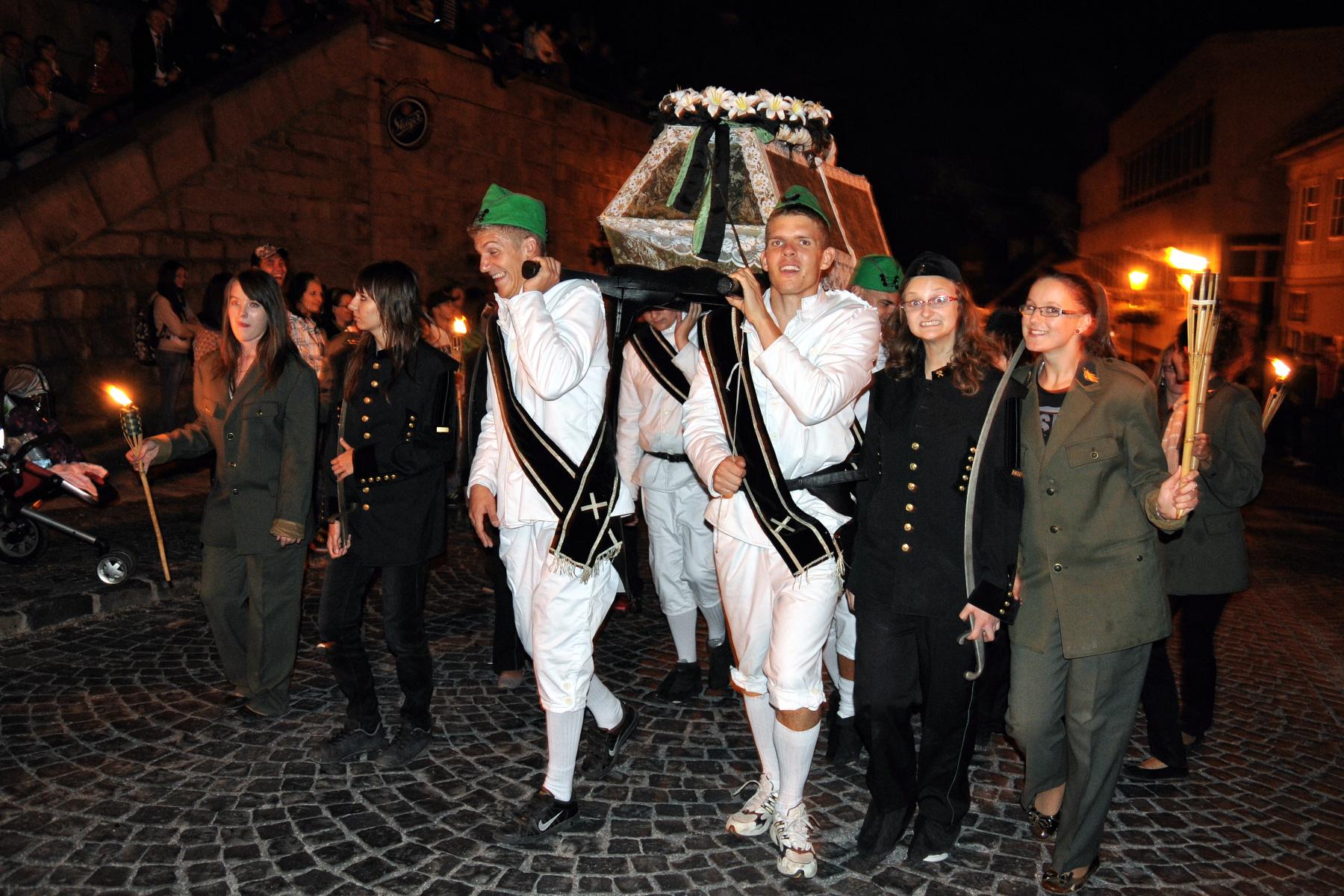 A funeral of a professor or student of the Mining Academy. – © Marian Garai