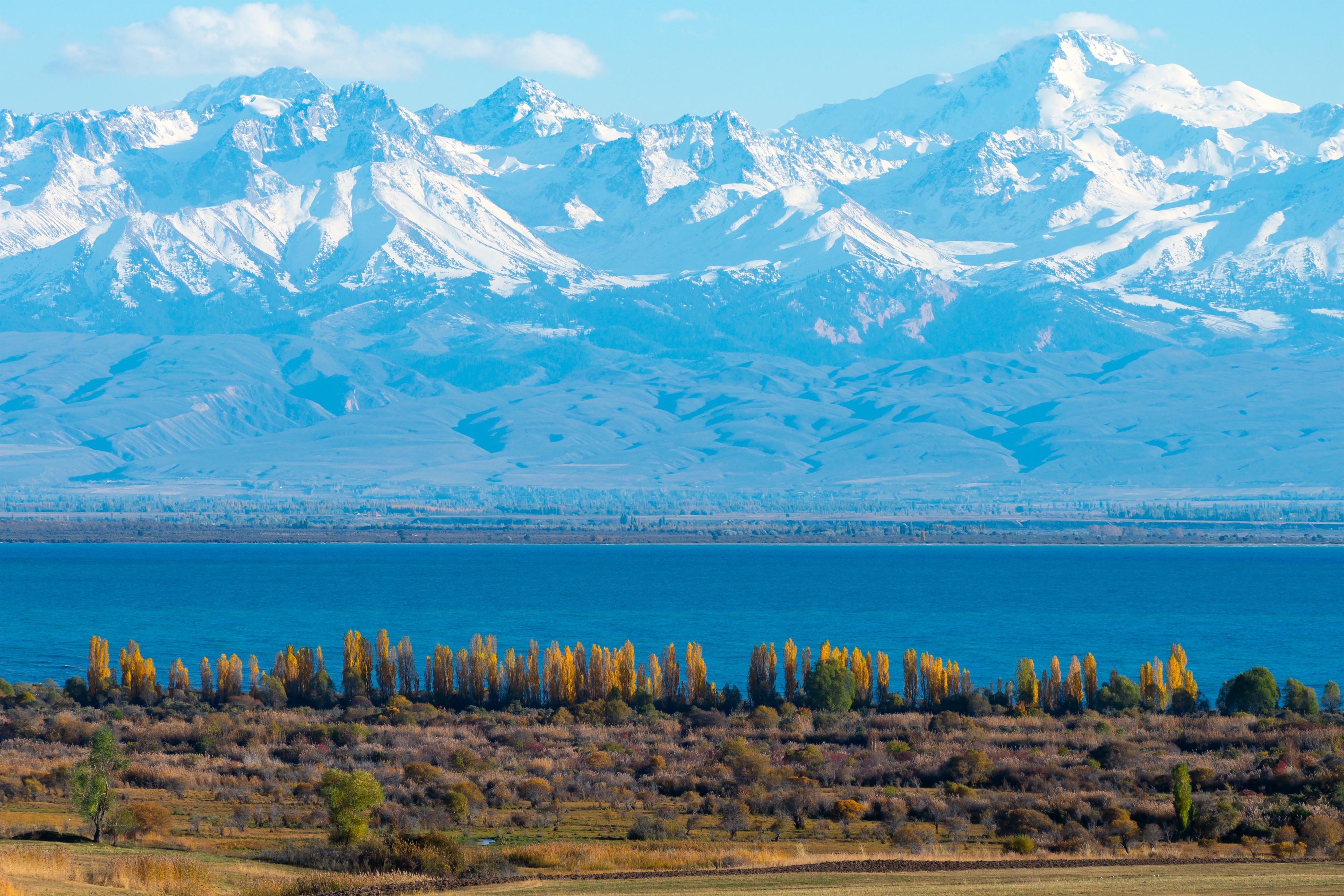 Issyk-Kul lake with the Tien Shan Mountains on the back - Photo credit: Thiago B Trevisan