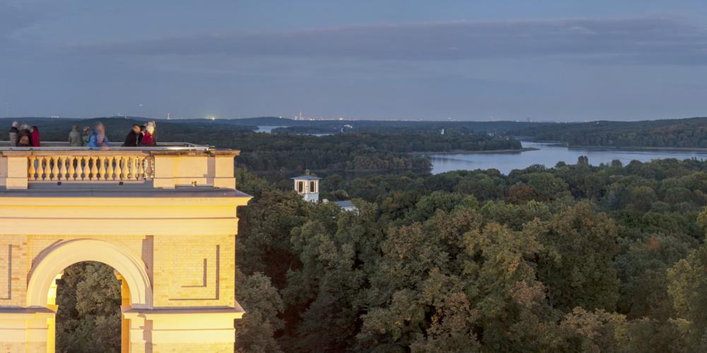 Constructed in the style of an Italian Renaissance villa, architects Ludwig Persius, Ludwig Ferdinand Hesse, and Friedrich August Stüler realised the building according to plans by Frederick William IV, who designed the grounds as part of his Prussian Arcadia. – © A. Stiebitz / SPSG Constructed in the style of an Italian Renaissance villa, architects Ludwig Persius, Ludwig Ferdinand Hesse, and Friedrich August Stüler realised the building according to plans by Frederick William IV, who designed the grounds as part of his Prussian Arcadia. – © A. Stiebitz / SPSG