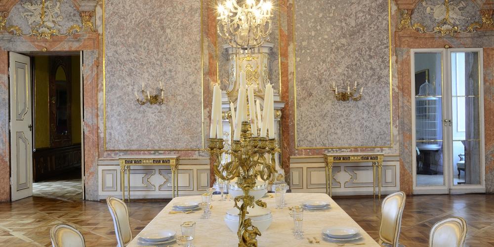 Tour the elegant dining room at Valtice Castle. – © Archive of Valtice Castle Tour the elegant dining room at Valtice Castle. – © Archive of Valtice Castle
