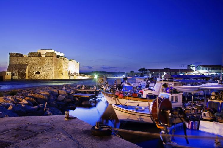 Night view of the Pafos Castle. – © Markus Bassler
