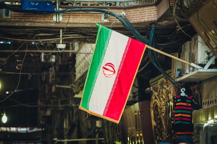 Iranian flag – © Linas Krisiukenas / Shutterstock
