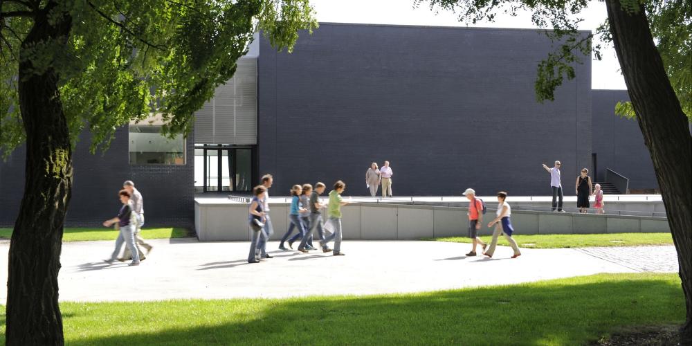 The ultra-modern design of the Museum of Contemporary Art complements the neoclassical architecture of the old colliery. – © Grand Hornu / MAC's The ultra-modern design of the Museum of Contemporary Art complements the neoclassical architecture of the old colliery. – © Grand Hornu / MAC's