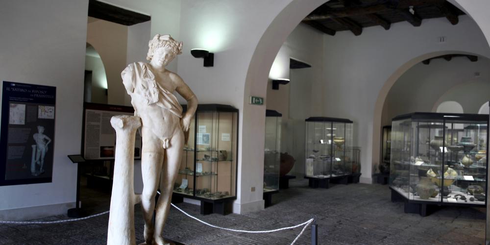 Internal view of the Museum of Ancient Capua, Roman statue of the Satyr at rest. – © Ortensio Fabozzi