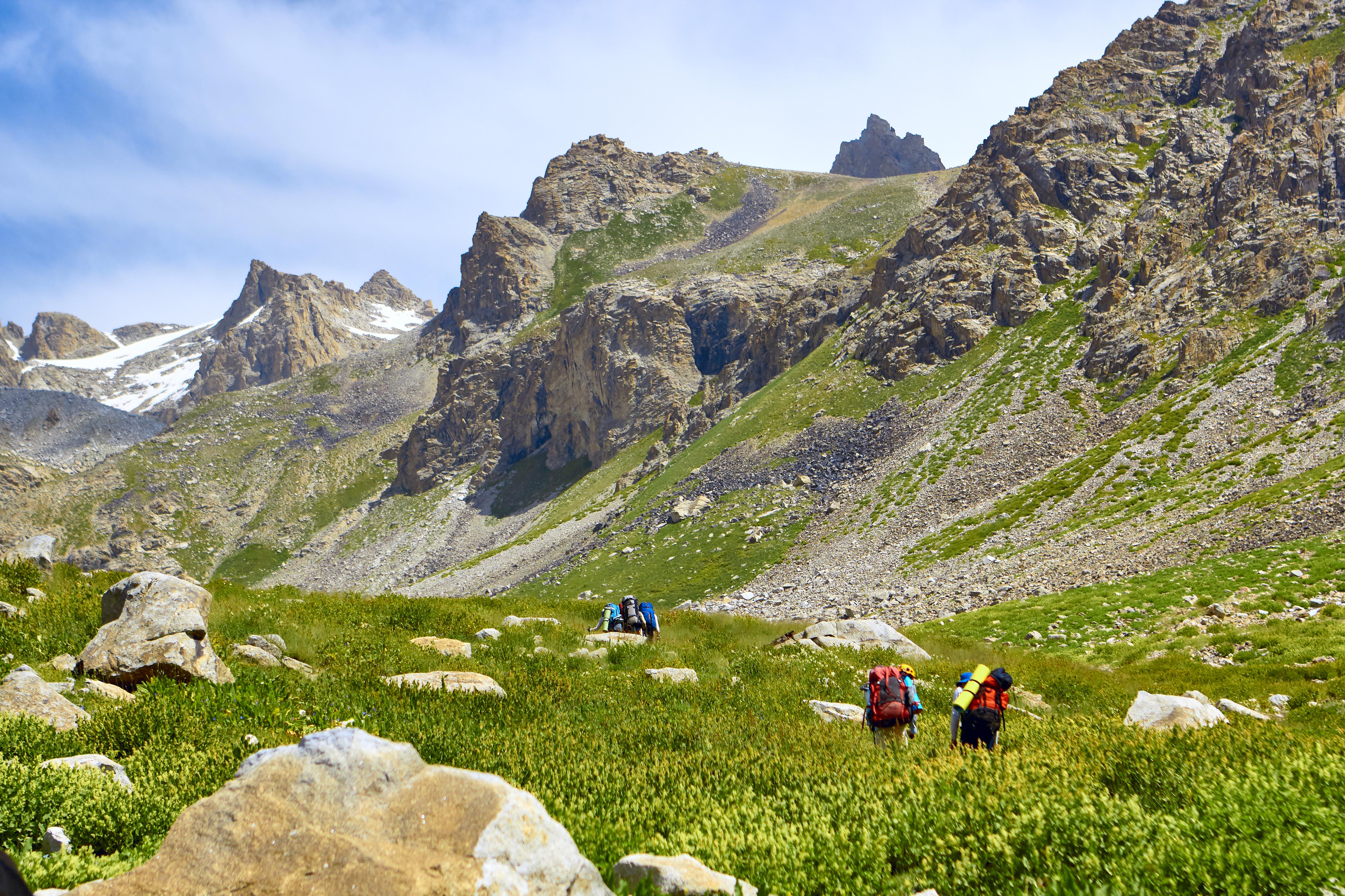 Independent trekkers - Photo by Joy_Studio