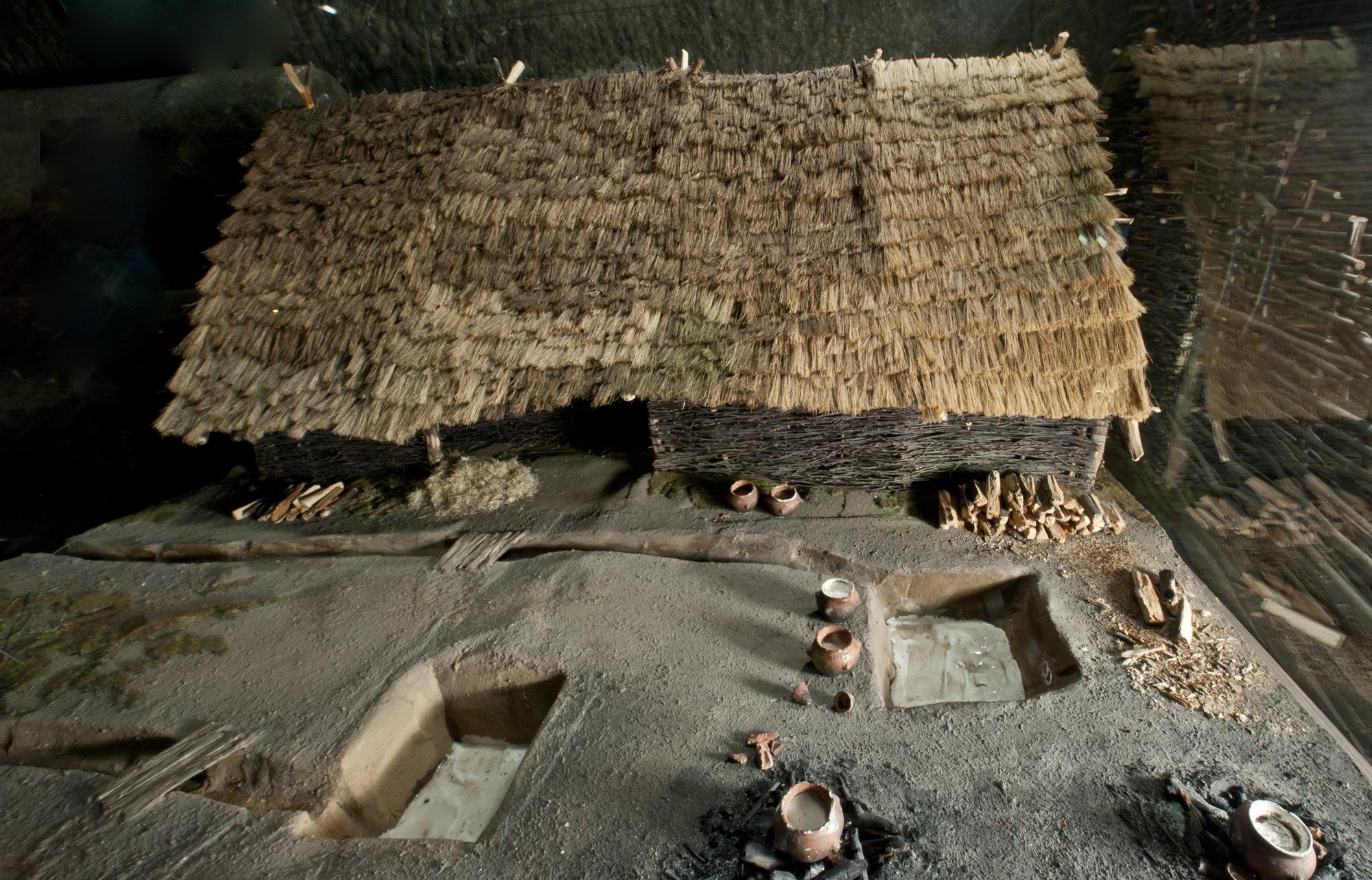 The model of a Neolithic salt brewing facility shows the manner of procuring salt 5,500 years ago. This locates Wieliczka among the oldest places of salt production in the world. Saltworks Museum in the Wieliczka Salt Mine. – © Artur Grzybowski