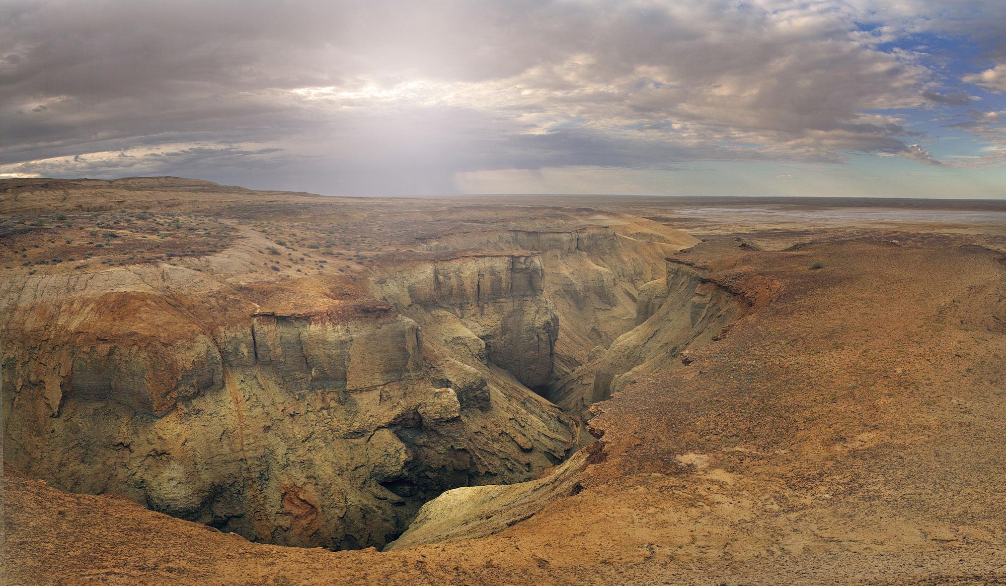 A steep cliff system providing shelter and habitat – © O. Kugaev