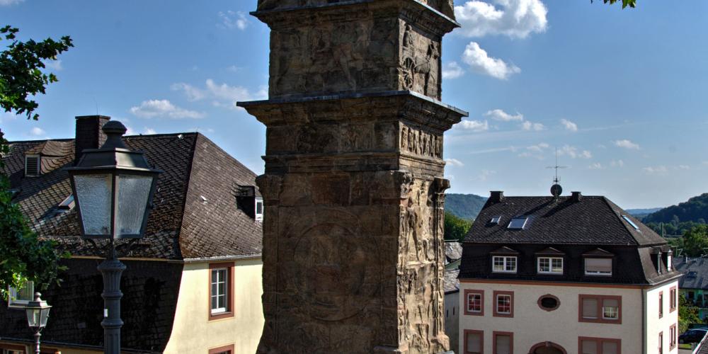 La colonne Igel est la plus haute colonne funéraire romaine au nord des Alpes, avec ses quelques 23 m de haut. – © Thomas Zühmer La colonne Igel est la plus haute colonne funéraire romaine au nord des Alpes, avec ses quelques 23 m de haut. – © Thomas Zühmer