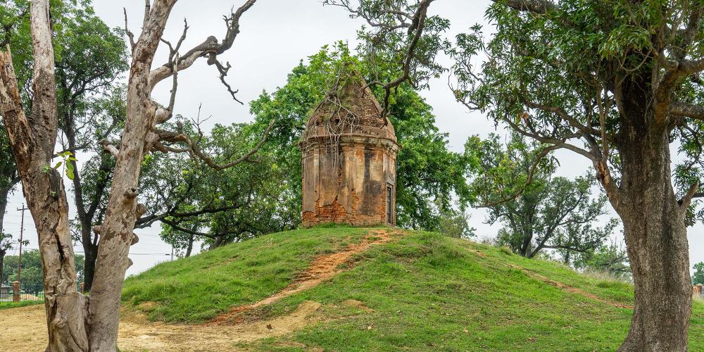 The Rahula Stupa at Kudan is believed to commemorate the event and the spot where Rahula, Buddha’s son, was accepted into the monastic order. – © Michael Turtle