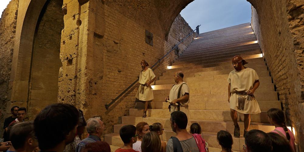 Currently, the eastern side can be visited—including the decorative façade and stands, as well as the Sant Hermenegild and Carrer Enrajolat vaults. – © Rafael López-Monné Currently, the eastern side can be visited—including the decorative façade and stands, as well as the Sant Hermenegild and Carrer Enrajolat vaults. – © Rafael López-Monné