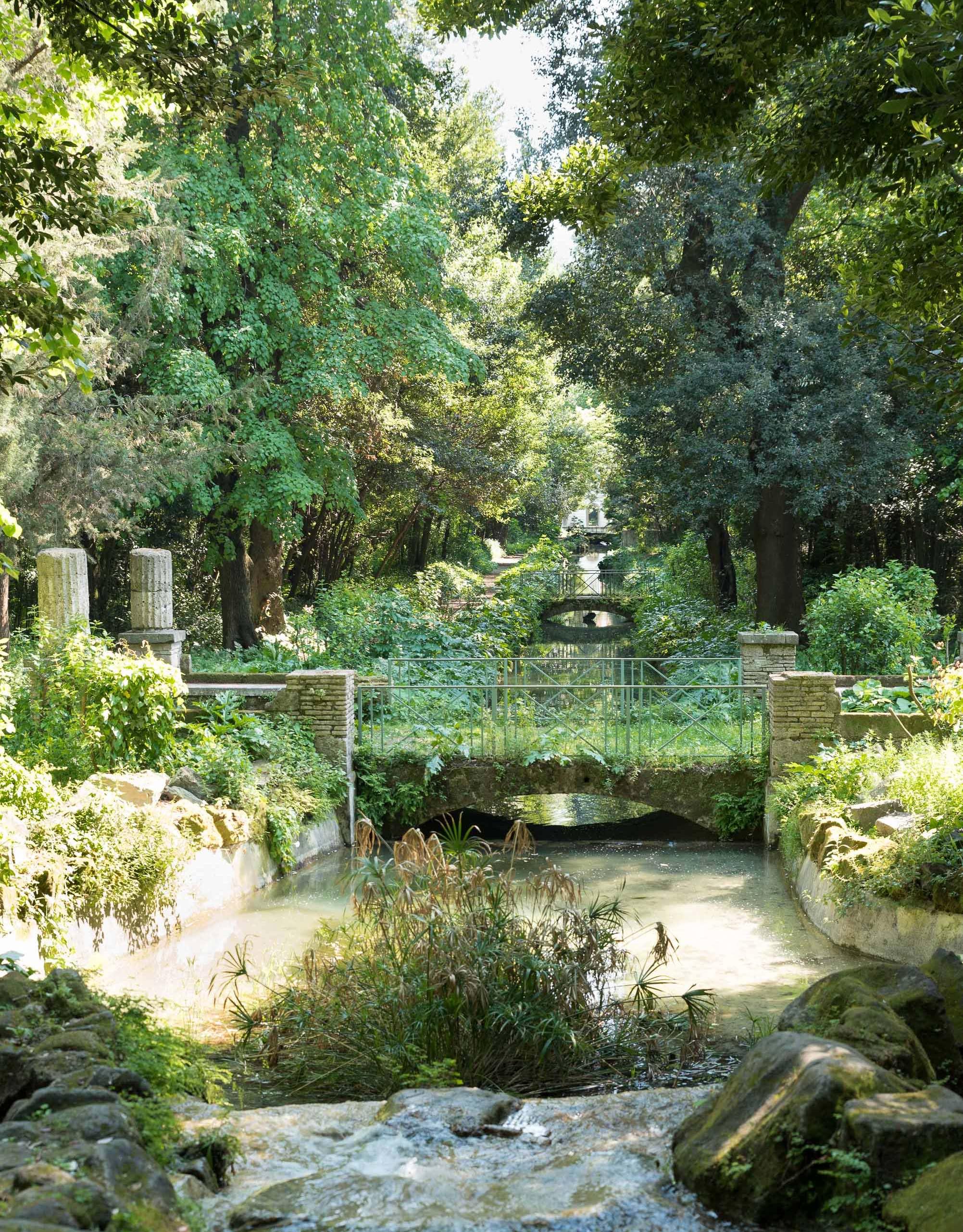 The gardens around the Castelluccia (small fortress) that served as a military training area for the princes. – © Reggia di Caserta