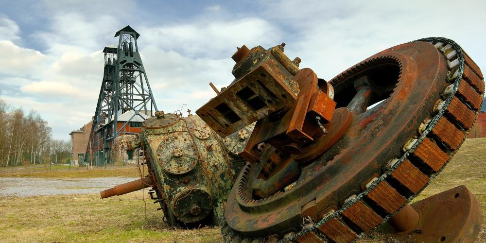 Old mining machinery at Bois du Cazier – © Luc Viatour / https://Lucnix.be