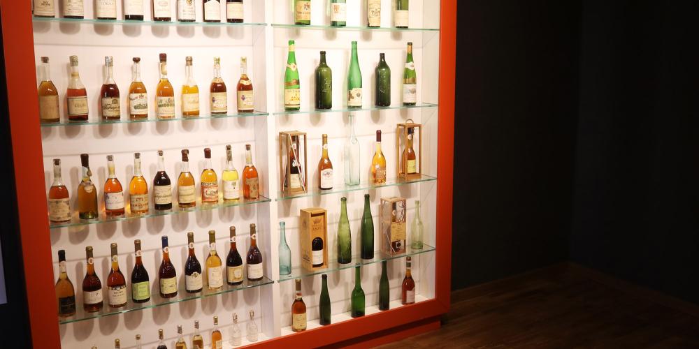 In general, people try to falsify or at least copy what is good. Real and fake Tokaji bottles. – © József Erdős In general, people try to falsify or at least copy what is good. Real and fake Tokaji bottles. – © József Erdős