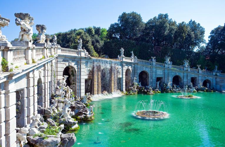 At Caserta, a chain of fountains and basins stretch out for more than three kilometres from the palace to a waterfall in the forest. – © Gimas / Shutterstock