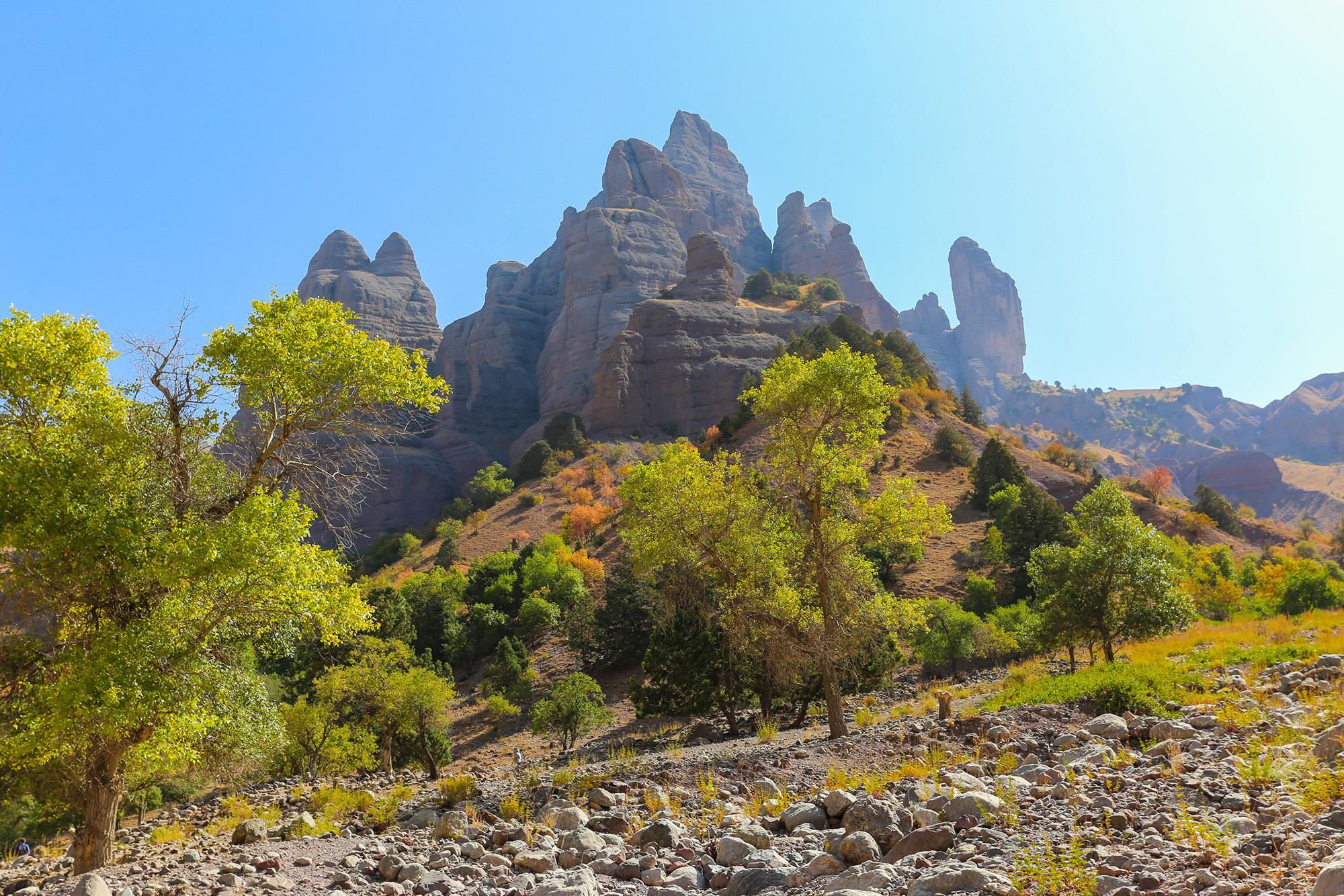 The incredible rock formations of Childukhtaron – © Maria Nelasova / Shutterstock