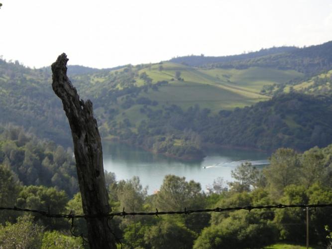 Lake Englebright and Skippers Cove Marina Sierra Nevada Geotourism