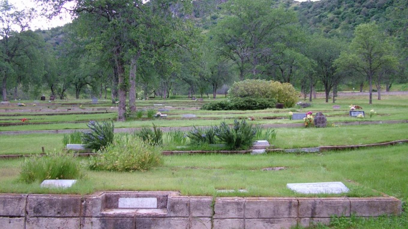 Three Rivers Cemetery | Sierra Nevada Geotourism