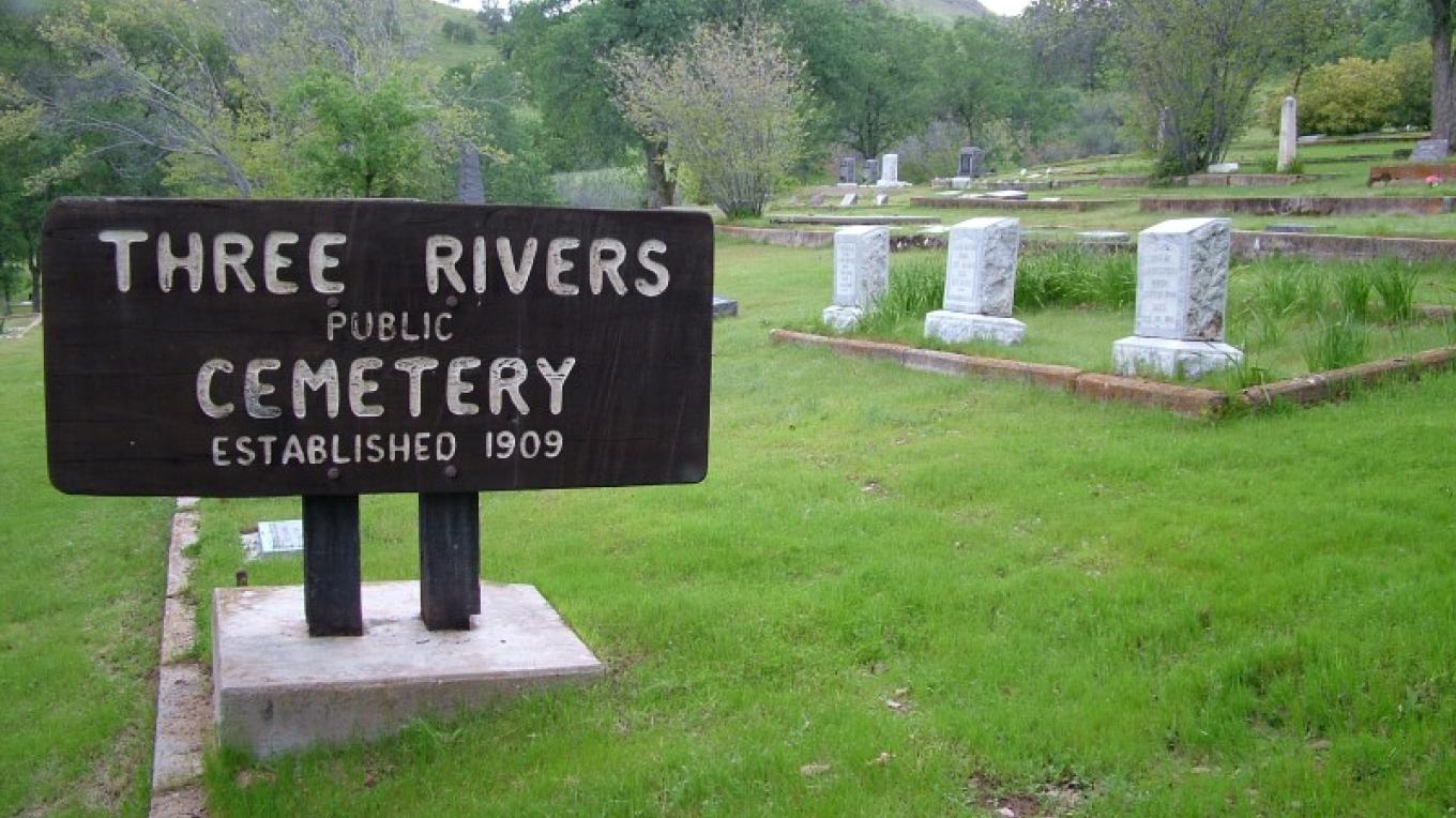 Three Rivers Cemetery | Sierra Nevada Geotourism