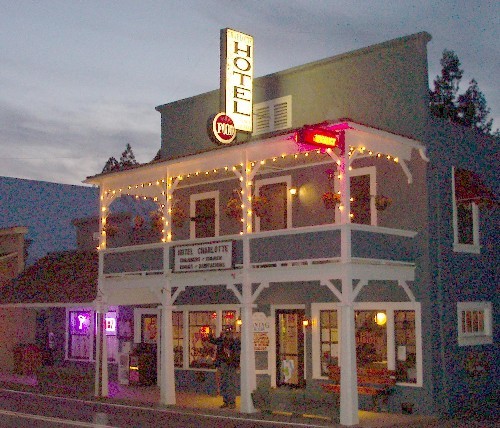 【ZP 】AUBERGE BIG CHARLOTTE Hotel Charlotte | Sierra Nevada Geotourism