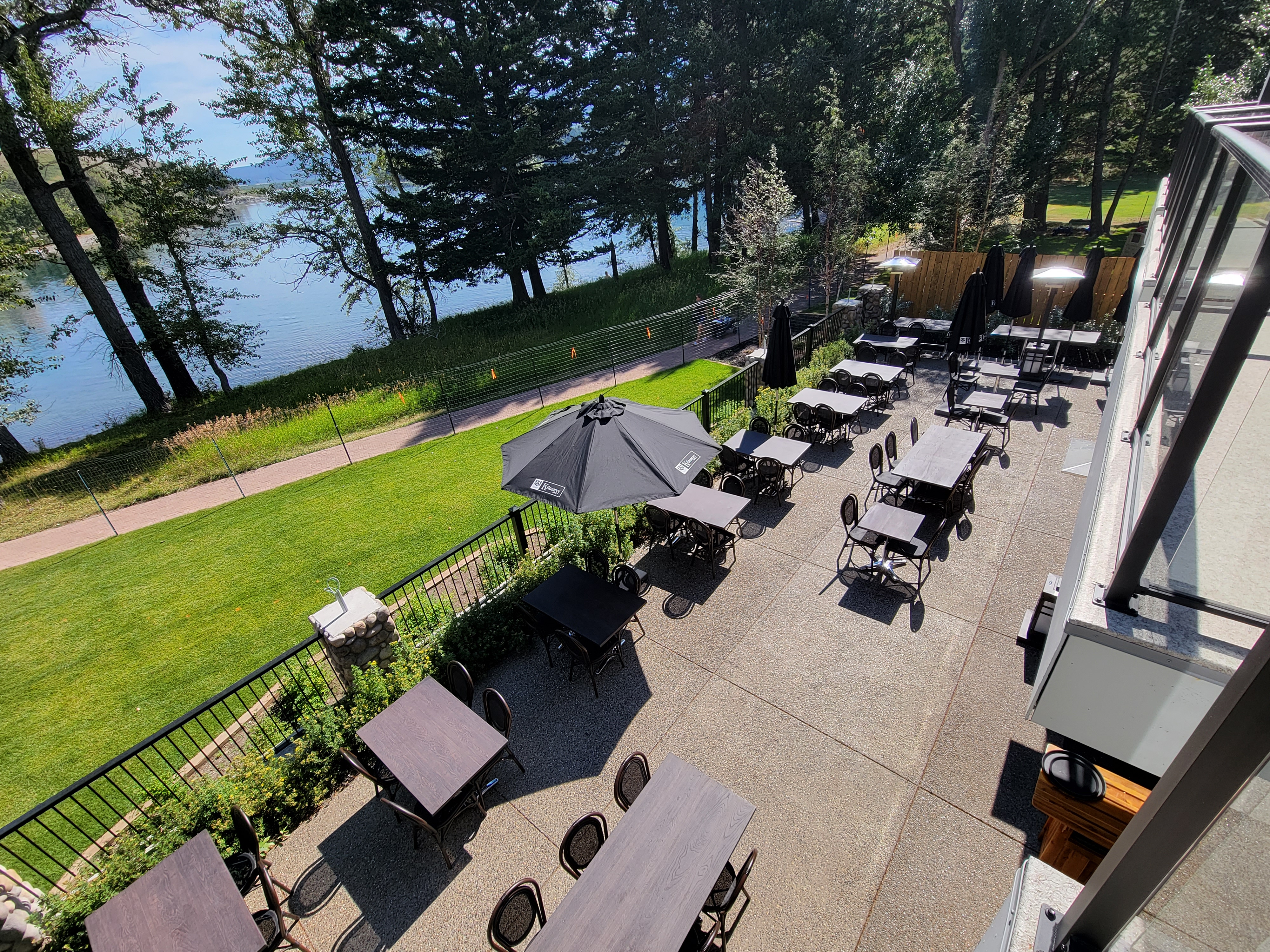 Kilmorey Lodge, Restaurant & Pub Waterton, Alberta Official Travel