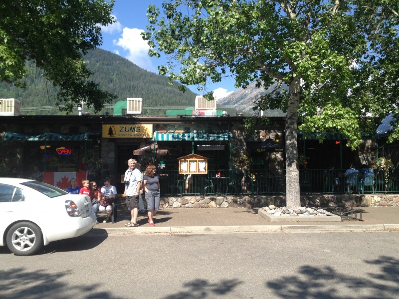 Zum's Eatery Waterton, Alberta Official Travel Information