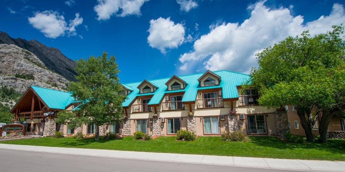 Waterton Glacier Suites Waterton Park Canada Waterton Glacier Inn & Suites | Waterton, Alberta Official Travel