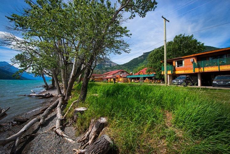 Bayshore Inn Resort and Spa Waterton, Alberta Official Travel Information