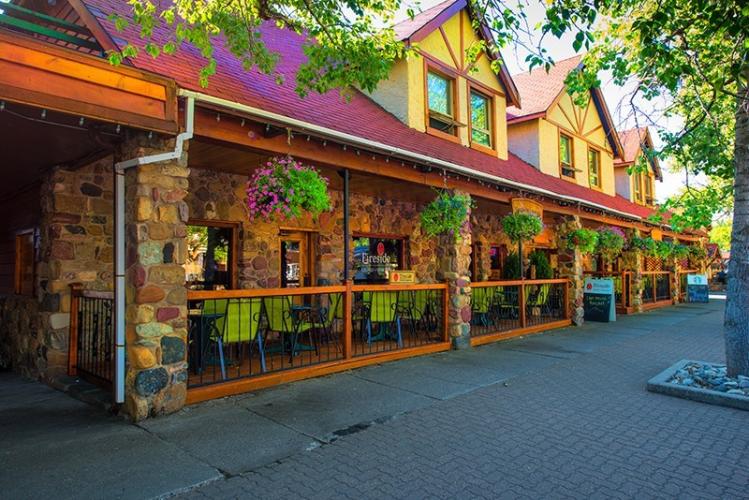 Bayshore Inn Resort and Spa Waterton, Alberta Official Travel Information