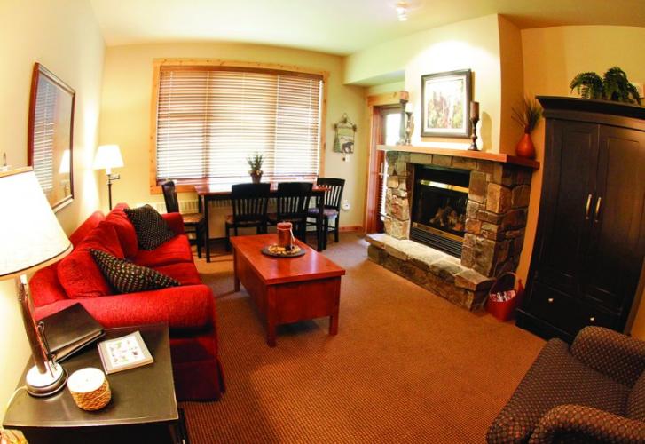 Morning Eagle living room