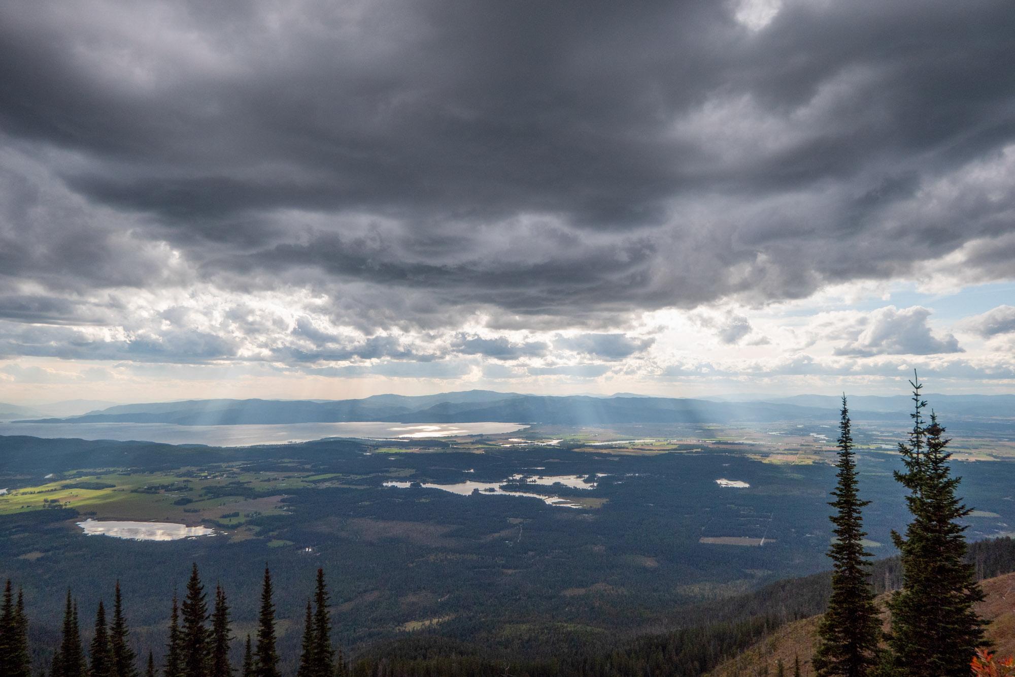 Fall Hiking with Hike 734 Mount Aeneas and Picnic Lakes Loop