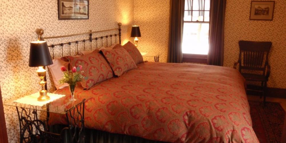 Garden Wall Inn Whitefish Montana Lodging Dining And Official