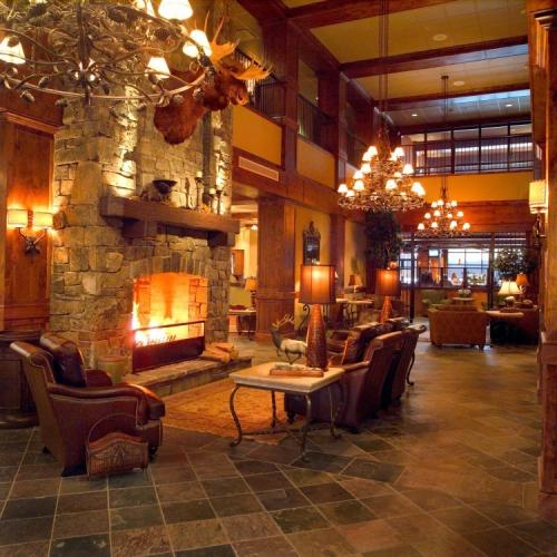 The Boat Club Restaurant and Lounge Whitefish Montana Lodging, Dining