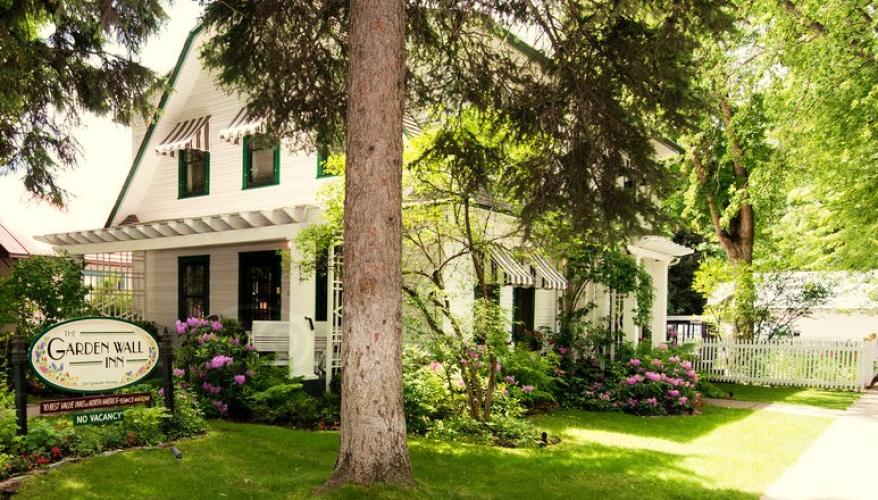 Garden Wall Inn Whitefish Montana Lodging, Dining, and Official