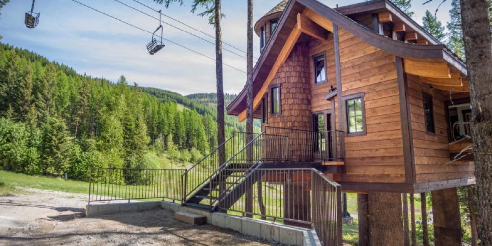 Come spoil yourself at Snow Bear Chalets! – Trevon Baker