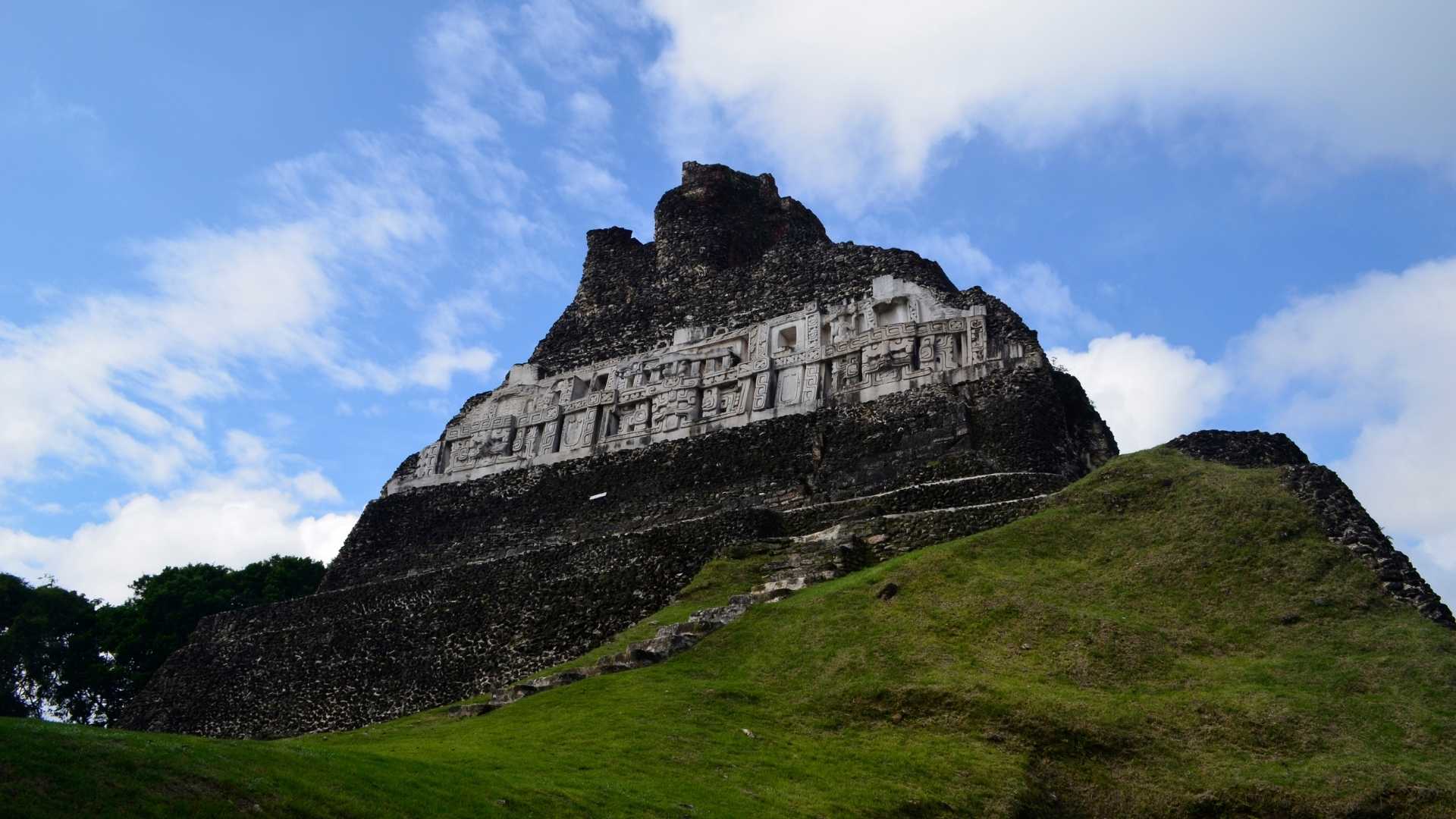 Xunantunich Mayan Ruins Tour image
