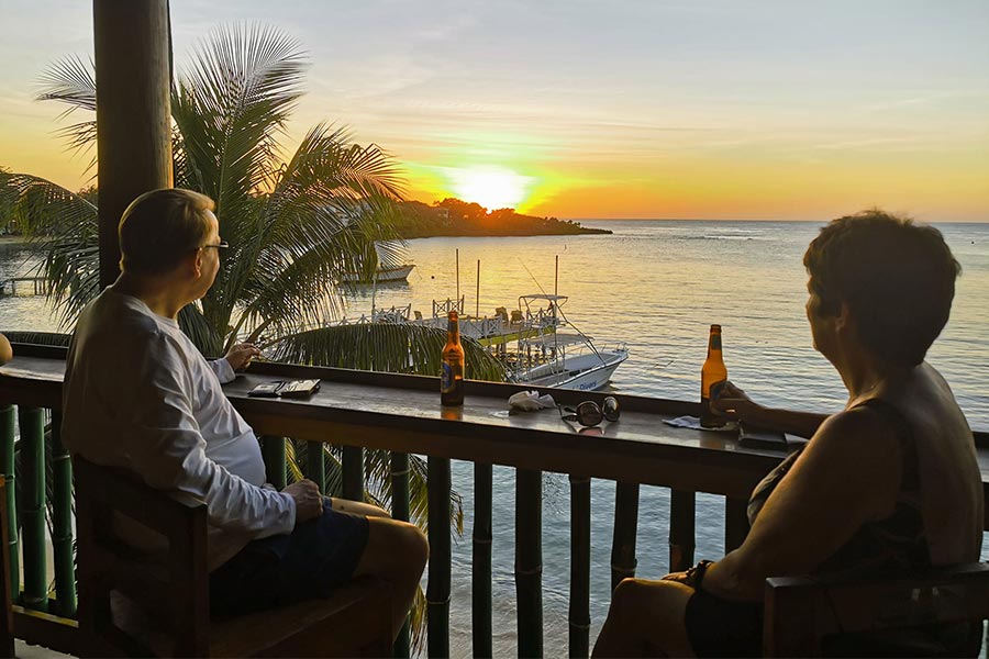 Sunset drinks - photo by Sundowner's Beach Bar (https://www.facebook.com/sundownersbeachbar)