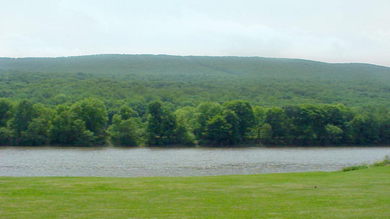 The Delaware River between Stroudsburg and East Stroudsburg