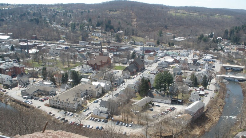 Irving Cliff and Gibbons Memorial Park Honesdale, PA Scenic Wild