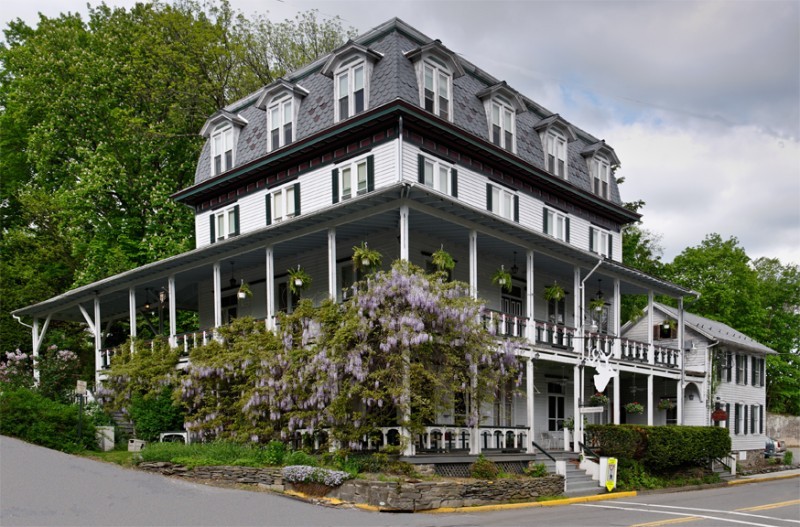 Deer Head Inn Food, Jazz, Lodging Delaware Water Gap, PA Scenic